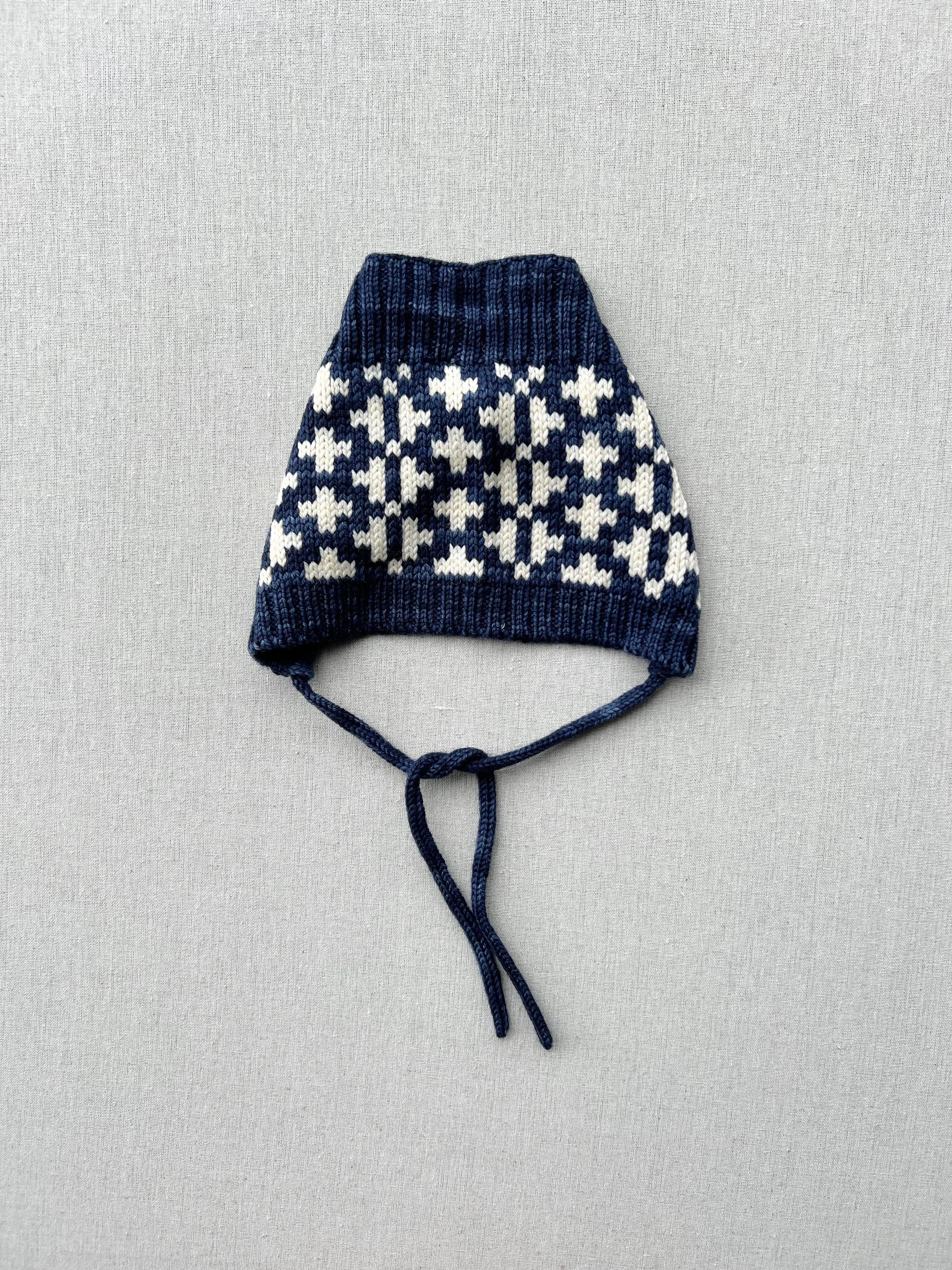 crosshatch bonnet in navy/cream