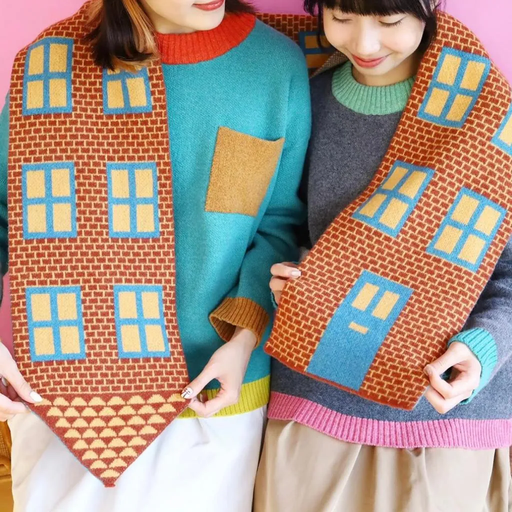 DW - House Shaped Scarf