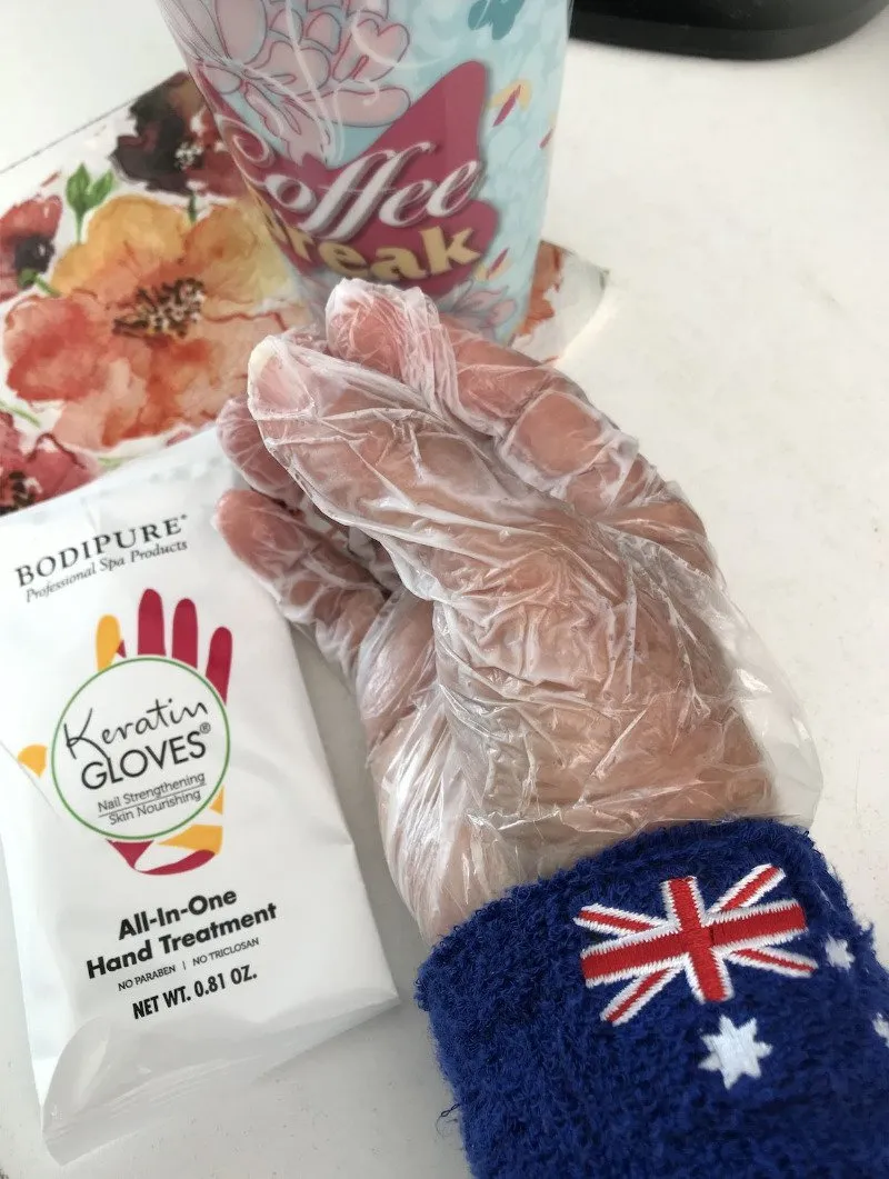 Keratin Gloves Natural Moisturising Hands Treatment - Bodipure white sachet