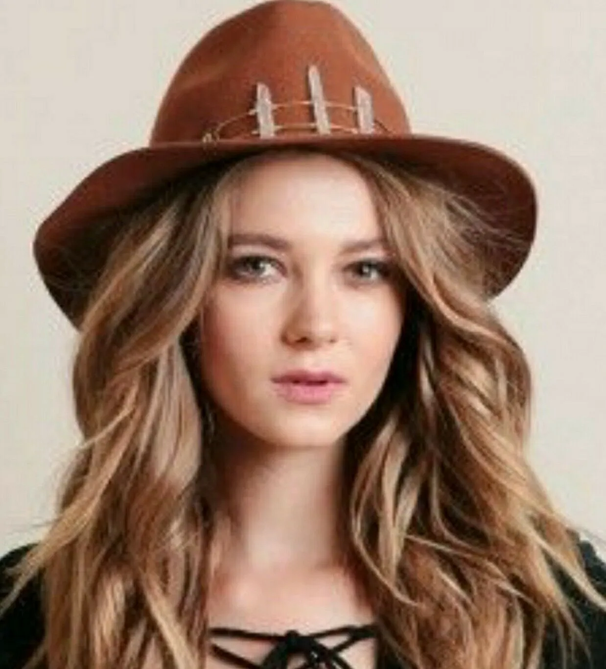 Lovely Bird Buenos Aires Crystal Hat Camel Brown Felt Wide Brim Fedora With Quartz Crystals Hat Band Epic Festival Hat