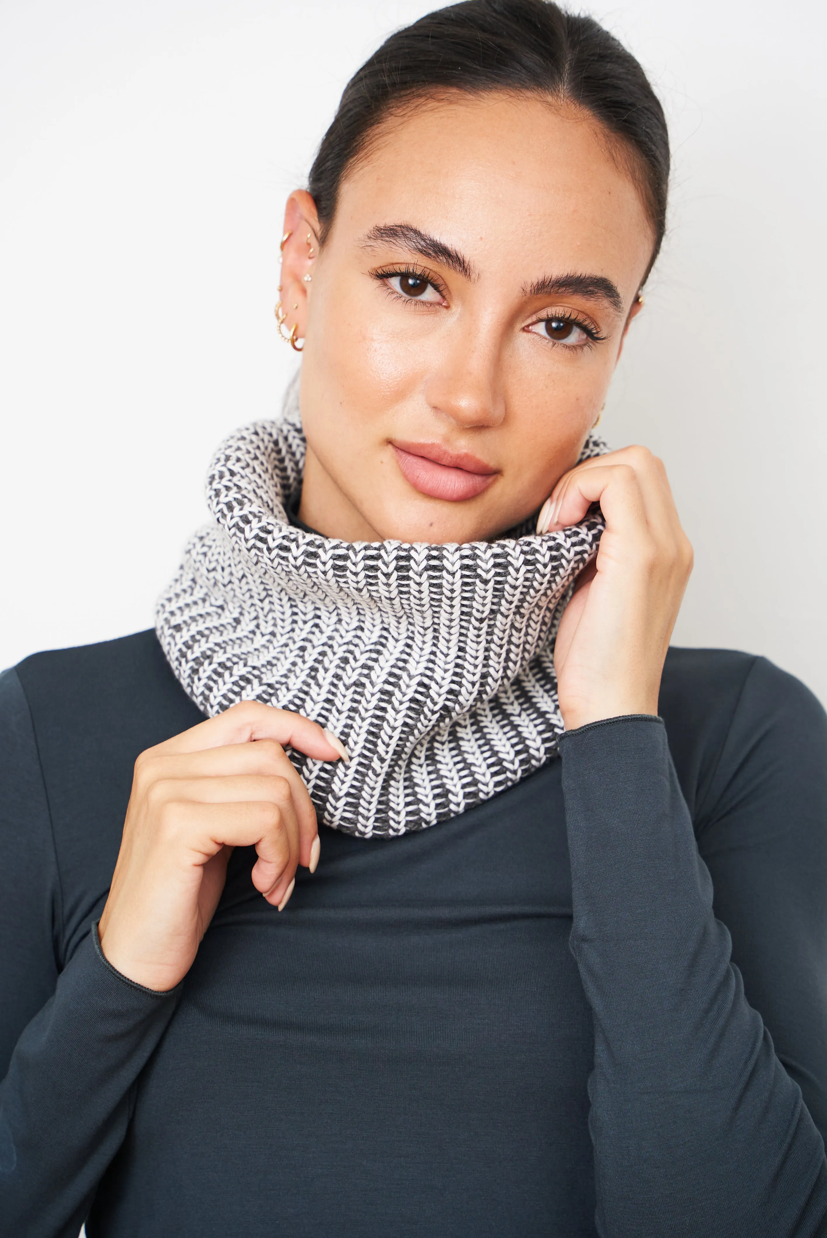 Two Toned Self-Heating Wool Neck Warmer